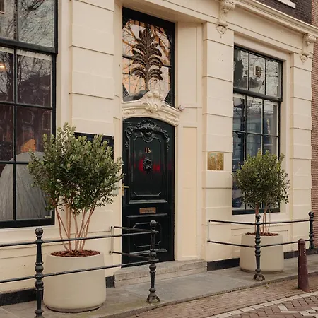 Adam's Canal House Otel