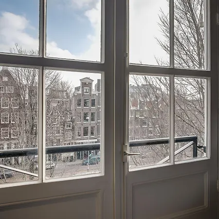 Adam's Canal House Otel