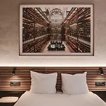 Adam's Canal House 4*