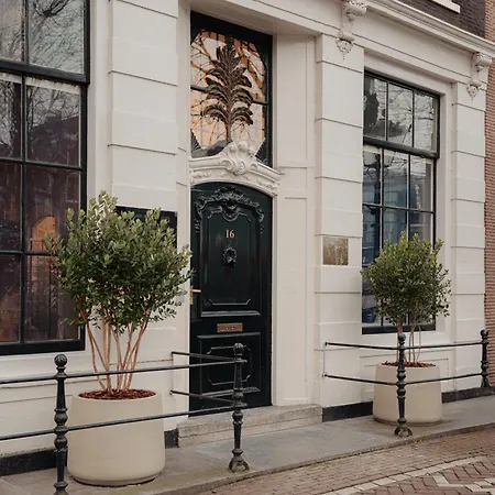 Adam's Canal House 4*