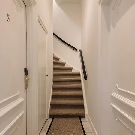 Adam's Canal House Hotel