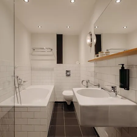 Adam's Canal House ホテル