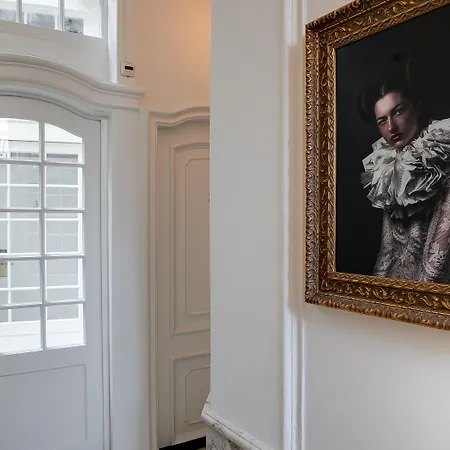 Adam's Canal House ホテル