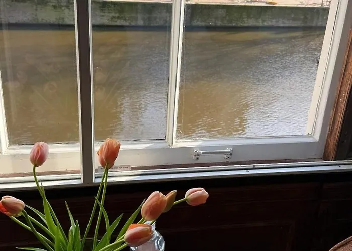 Adam's Canal House Hotel