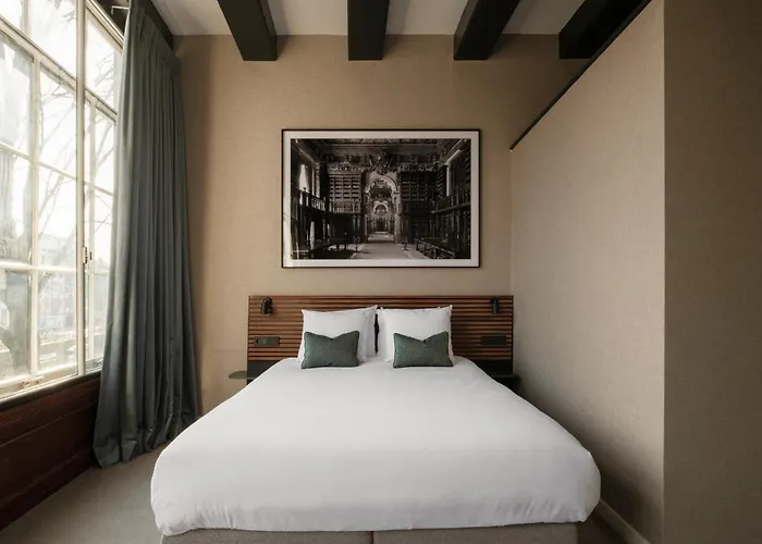 Adam's Canal House 4*