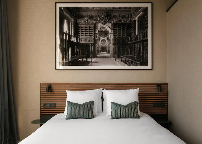 Adam's Canal House Hotel