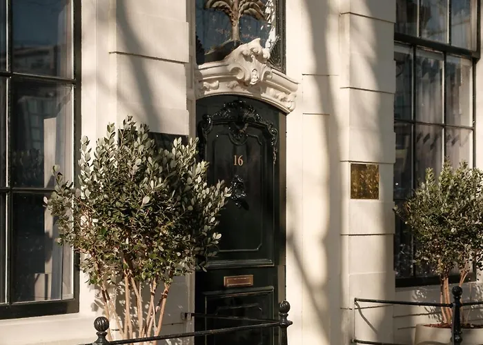 Hotel Adam's Canal House 4*