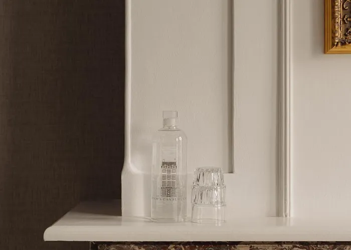 Adam's Canal House 4*