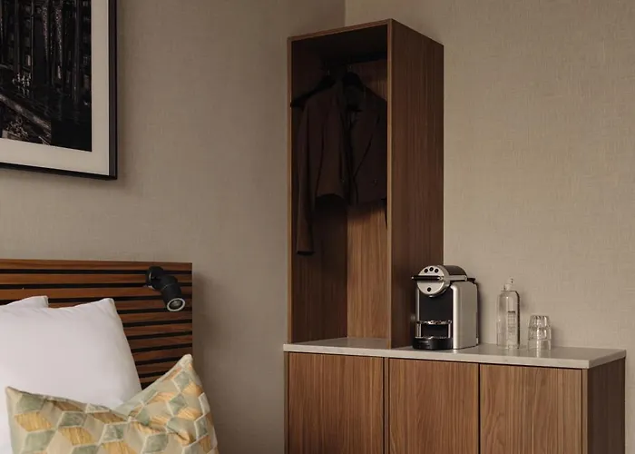 Hotel Adam's Canal House 4*