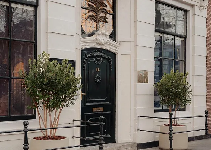 Adam's Canal House 4*