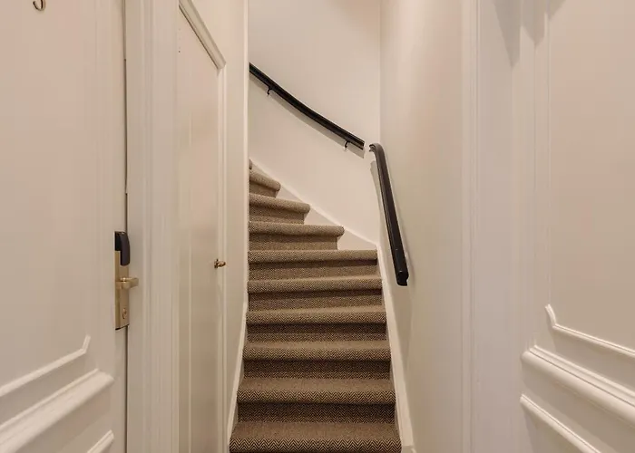 Adam's Canal House Hotel