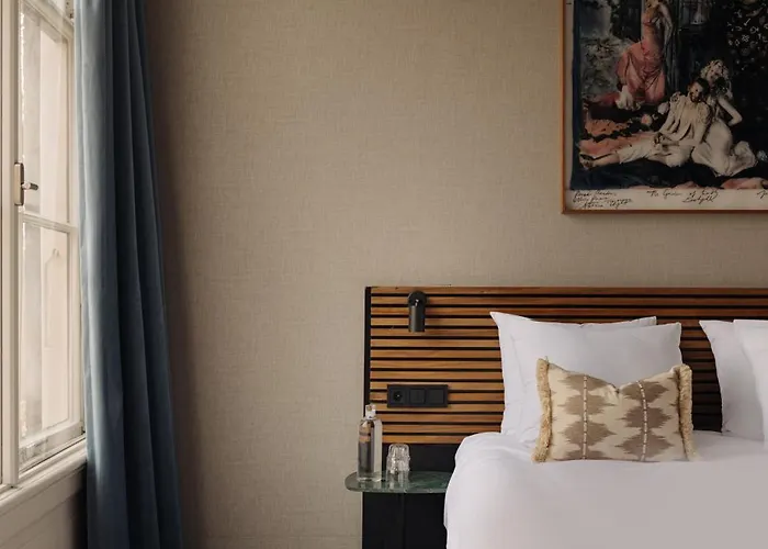 Adam's Canal House Hotel 4*