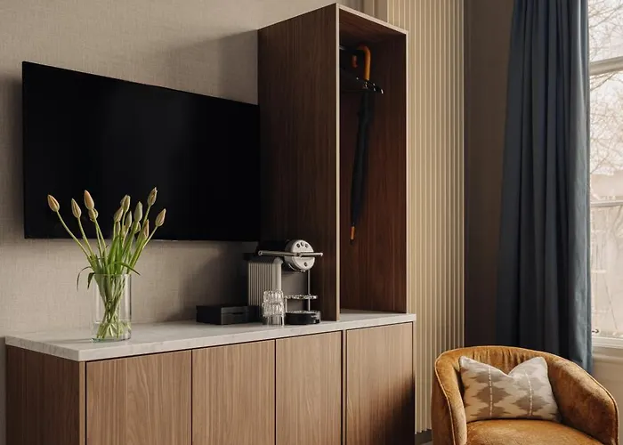 Hotel Adam's Canal House 4*