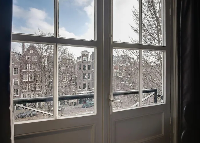 Adam's Canal House Hotel