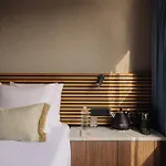 Отель Adam's Canal House Амстердам