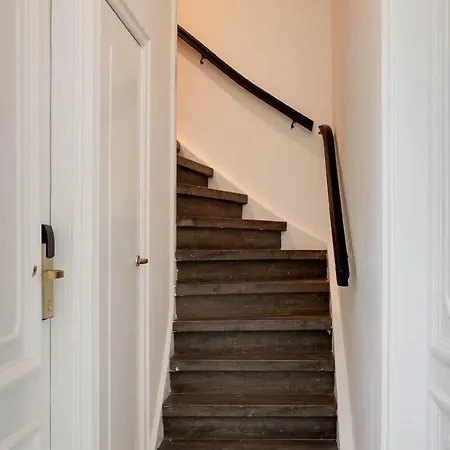 Ξενοδοχείο Adam's Canal House 4*